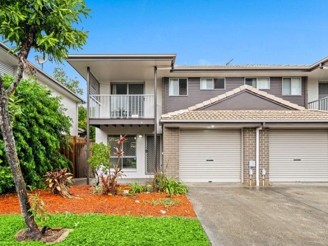 Modern Townhouse Living in a Convenient Location
