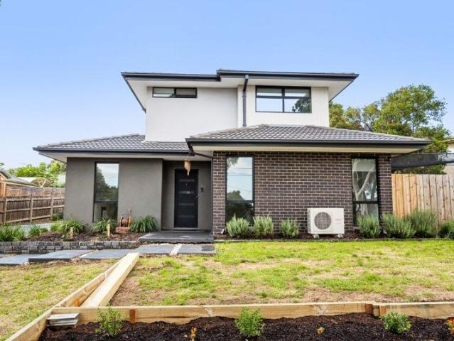 Modern Townhouse Living in a Convenient Location
