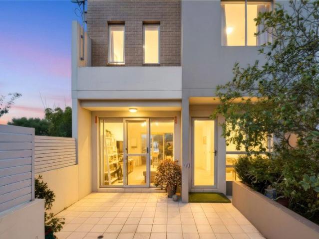Modern Townhouse Living In A Convenient North Parramatta Setting