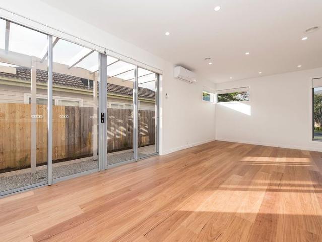 Modern Townhouse Living in a Prime Altona Location