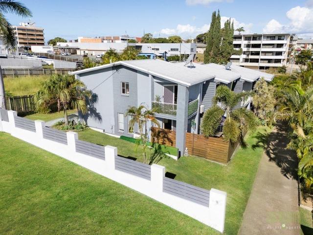 MODERN TOWNHOUSE LIVING IN A PRIME CENTRAL LOCATION!