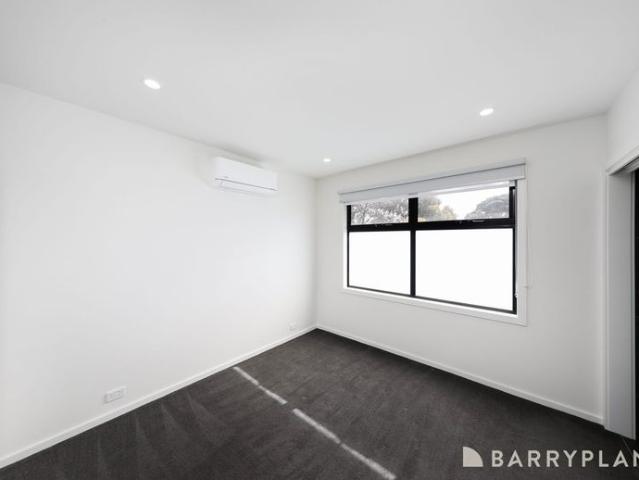 Modern Townhouse Living in a Quiet Court Location