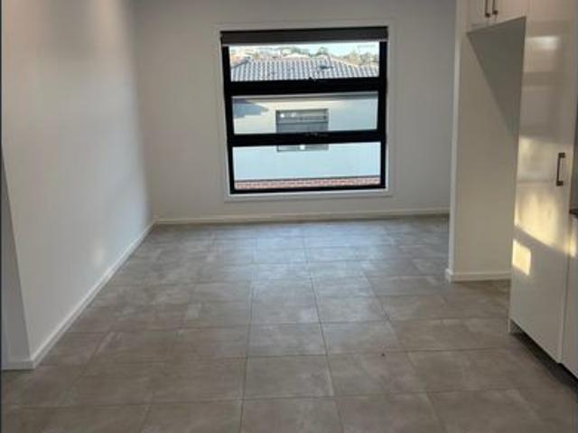 Modern Townhouse Living in a Sought After Sunbury Pocket