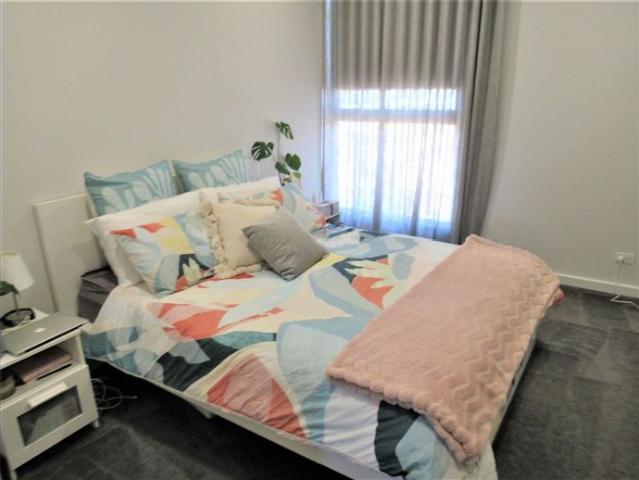 Modern Townhouse Living in Lovely Hamilton Hill Estate!