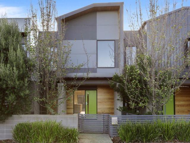 Modern Townhouse Living Near Schools, Shops & Parks
