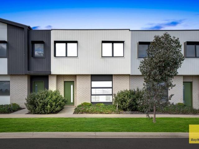 Modern Townhouse Living | Steps from Deanside's Future Shopping & Lifestyle Precinct
