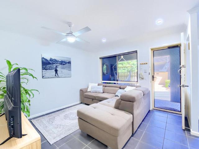 Modern Townhouse located in Beautiful Complex