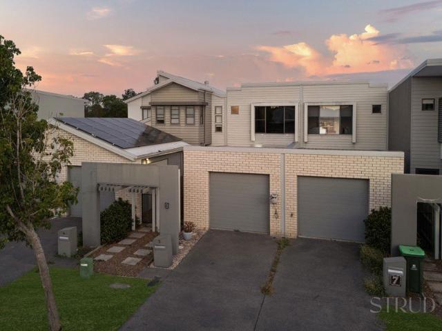 Modern Townhouse, Parkside Position | Move In Ready