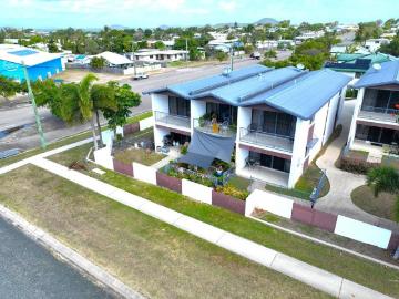 Modern Townhouse, Prime Location, Strong Rental Appeal