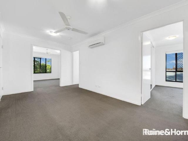 Modern Townhouse with 2 Living Areas in Prime South Gladstone Location