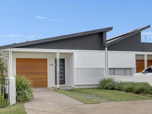 Modern Townhouse With Dual Occ Design