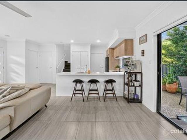 Modern Townhouse with Leafy Reserve Outlook