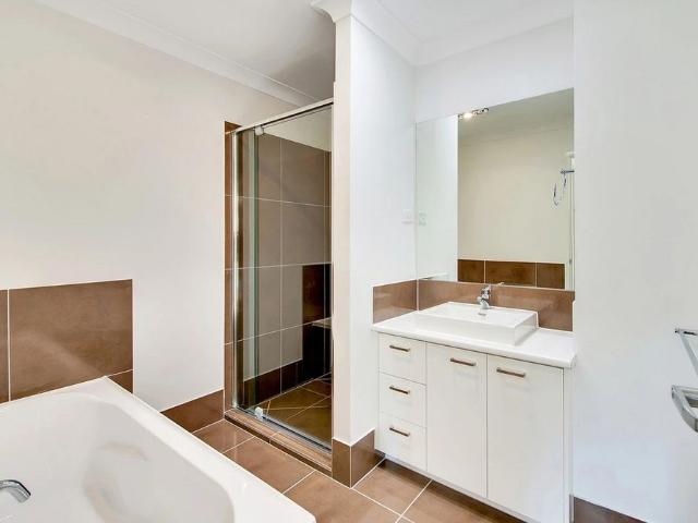 Modern Townhouse with Pool – Spacious, Stylish & Superbly Located! Rent Increase from $620 to $700 from 21/10/2026