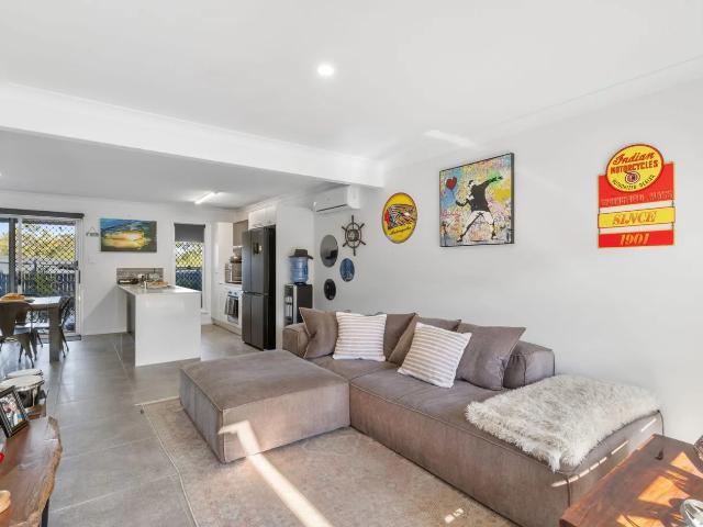 Modern Townhouse with Peaceful Bushland Outlook