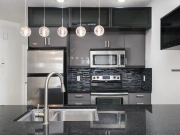 Modern townhouse 2 floor 2 bedroom 2 bath