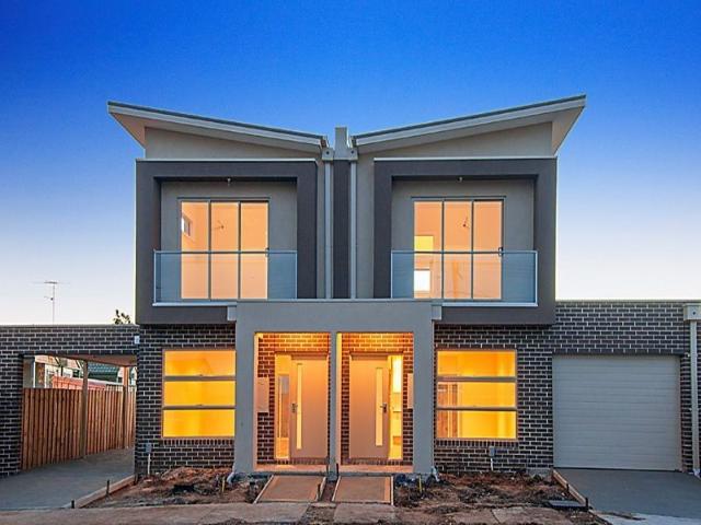 MODERN TOWNHOUSE