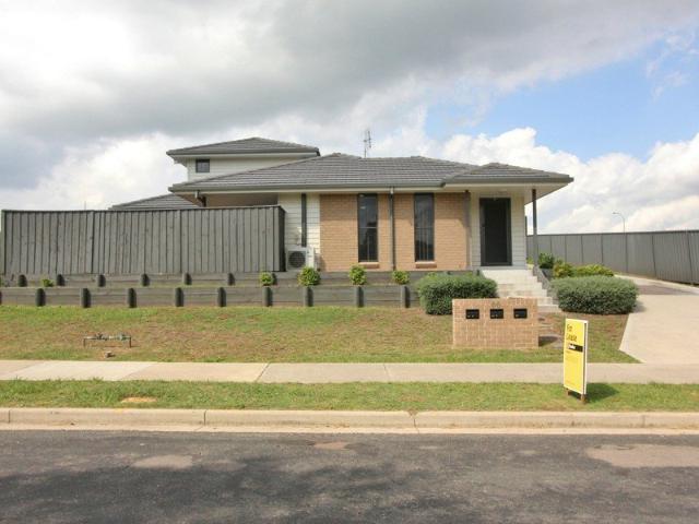 MODERN TOWNHOUSE