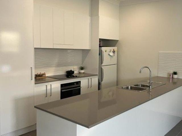 MODERN TOWNHOUSE