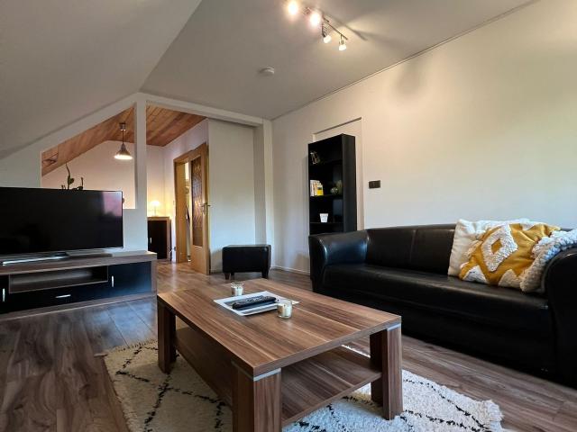 Modern top floor apartment with home office room in Berlin Buckow, Berlin Amsterdam Apartments for Rent