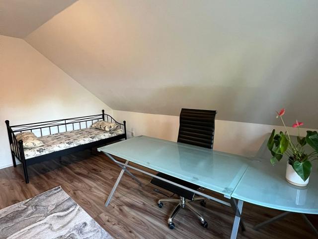 Modern top floor apartment with home office room in Berlin Buckow, Berlin Amsterdam Apartments for Rent