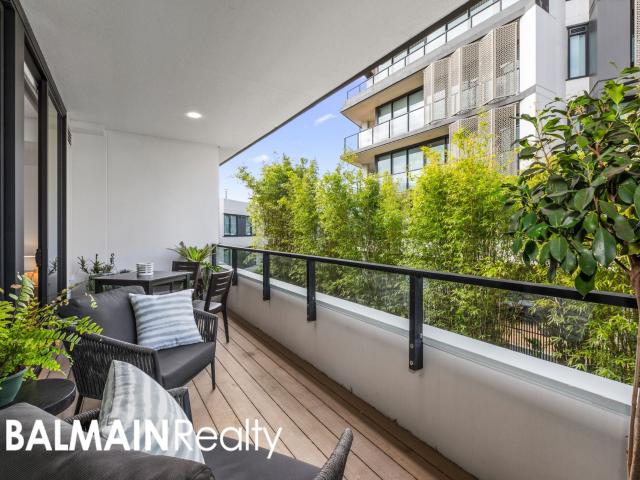 Modern Top Floor Corner Apartment in 'Union Balmain'