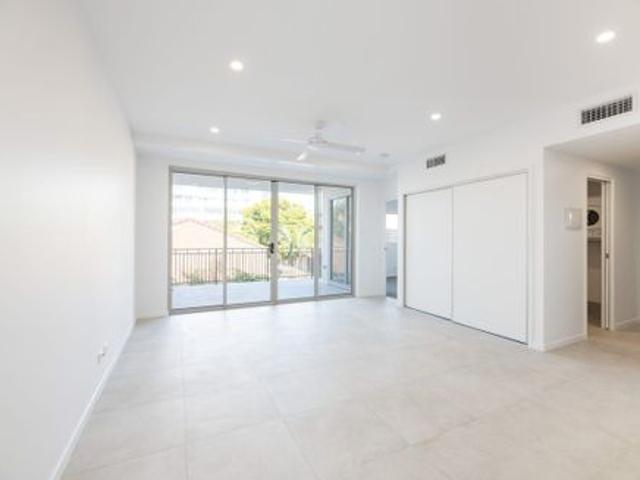 Modern Top Floor Living in the Heart of Nundah