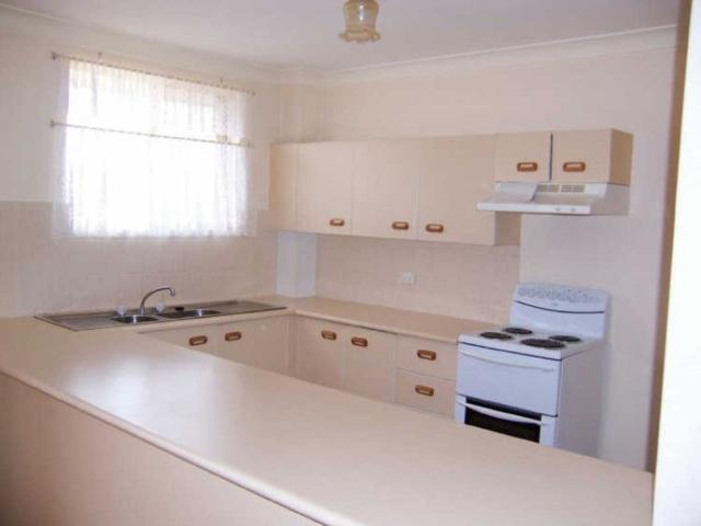 Modern Top Floor 2 Bedroom Unit for Lease Mount Druitt
