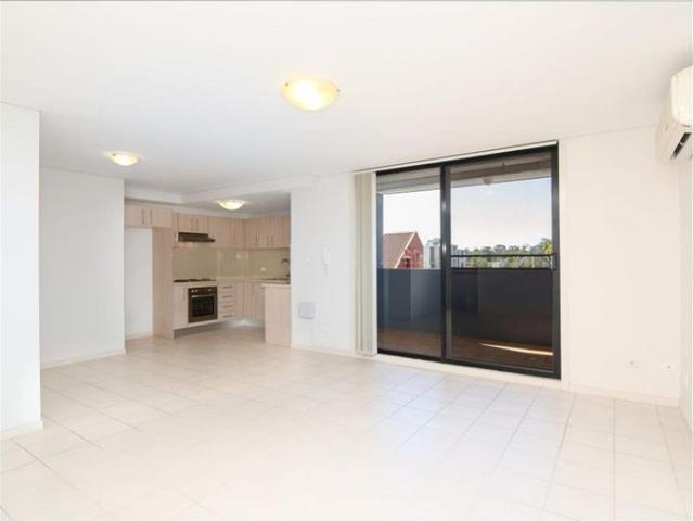 Modern top floor 2 bedroom unit
