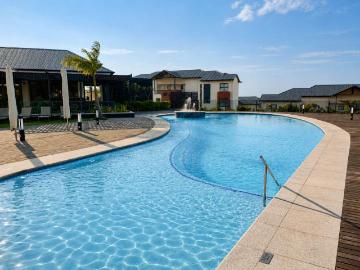 Modern Top floor 2 bedroom Apartment To Rent In A Popular Balwin Estate