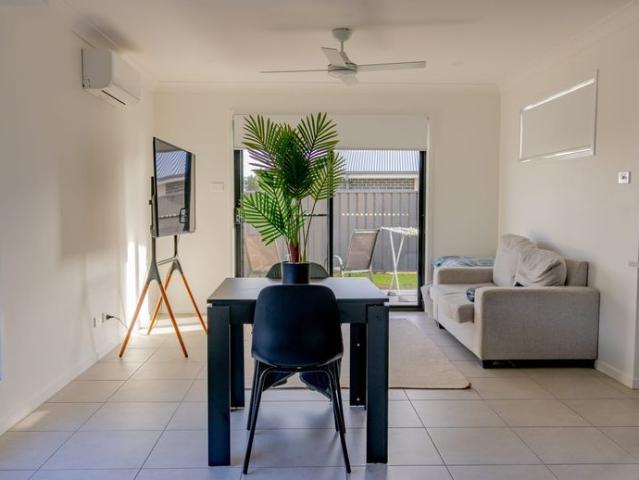 Modern Tanilba Bay townhouse in central location