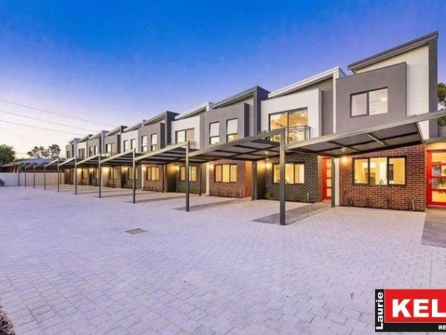MODERN TERRACE LIVING WALKING DISTANCE TO FORUM