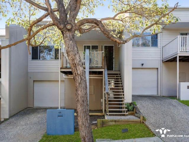 MODERN TERRACE LIVING | UPDATED KITCHEN | ENTERTAINER'S DECK | INCREDIBLE STORAGE