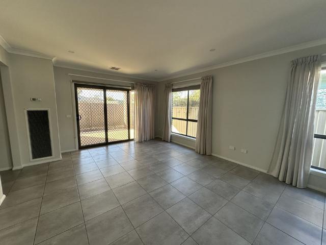 MODERN THREE BEDROOM TOWNHOUSE