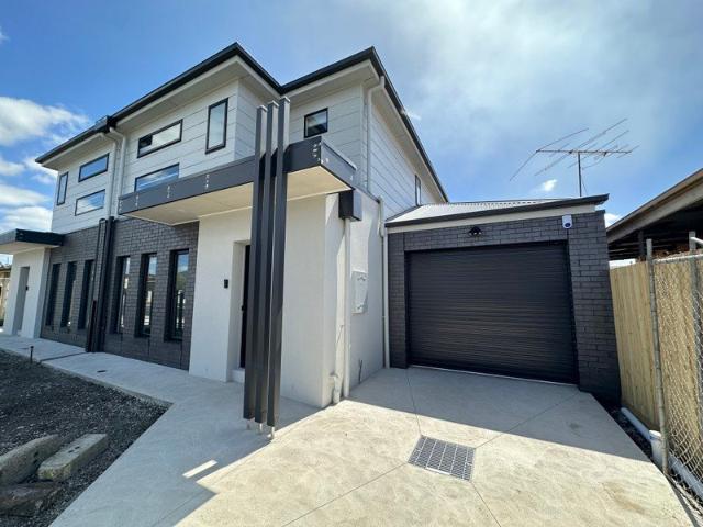 MODERN THREE BEDROOM TOWNHOUSE