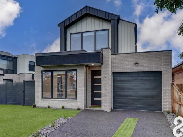 Modern Three Bedroom Townhouse!