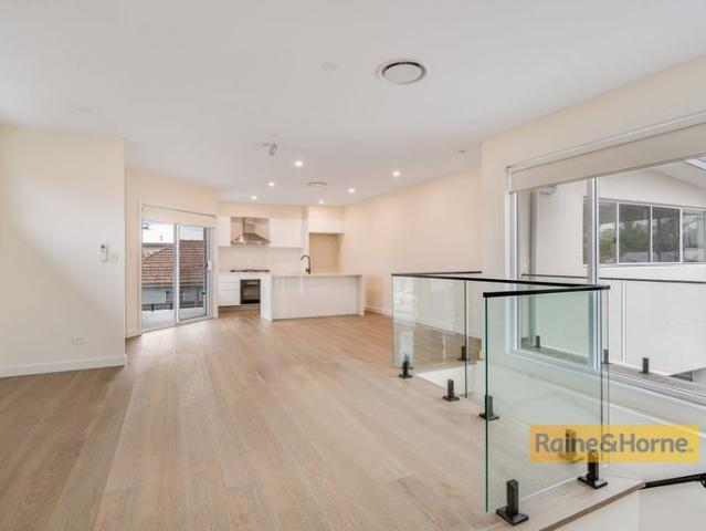 MODERN THREE BEDROOM TOWNHOUSE