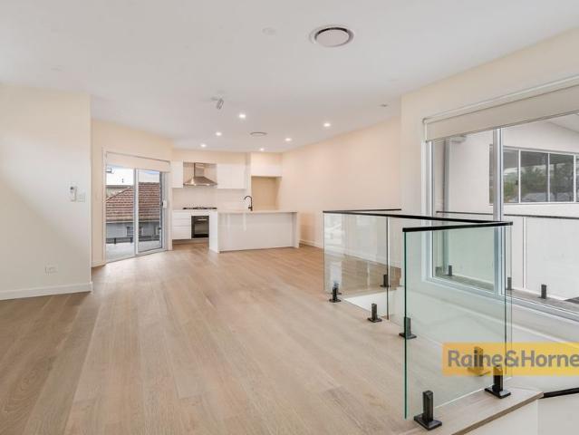 MODERN THREE BEDROOM TOWNHOUSE
