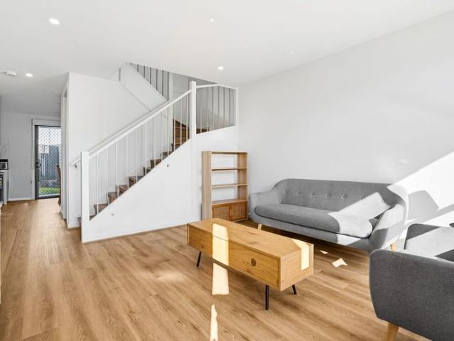 Modern Three Bedroom Townhouse!