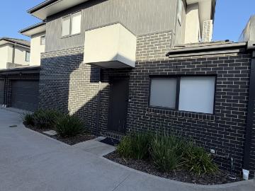 Modern Three Bedroom Townhouse