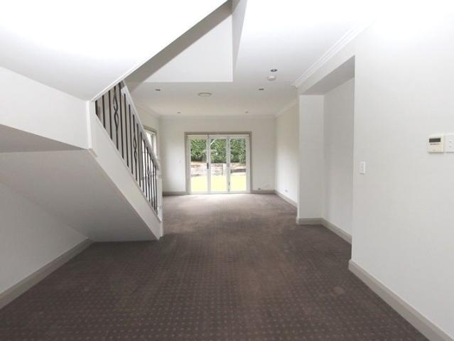 Modern Three Bedroom Townhouse in a Convenient Location
