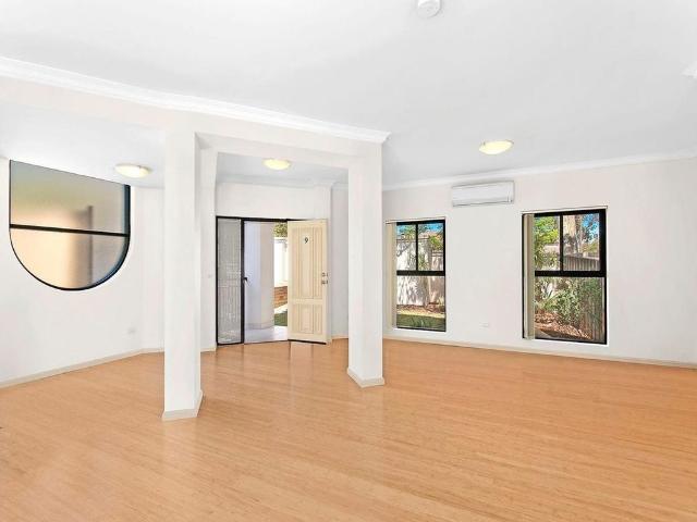 Modern Three Bedroom Townhouse in an Unbeatable Location