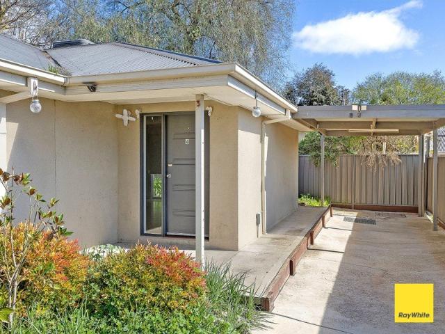 Modern Three Bedroom Townhouse in Golden Square