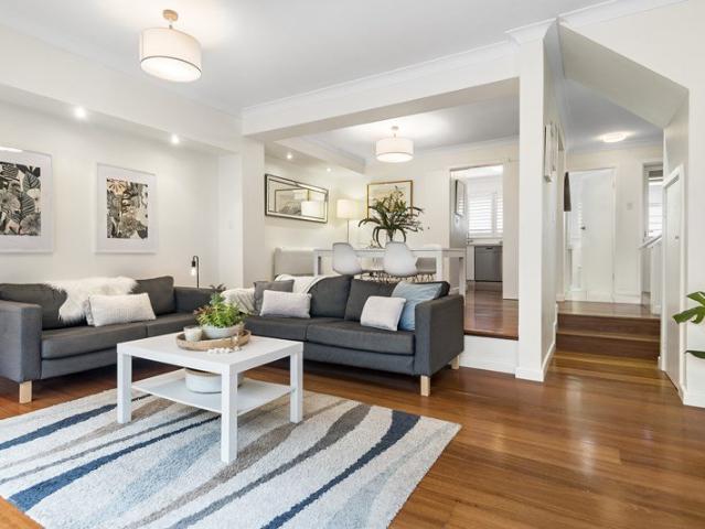 Modern Three Bedroom Townhouse, Superbly Located
