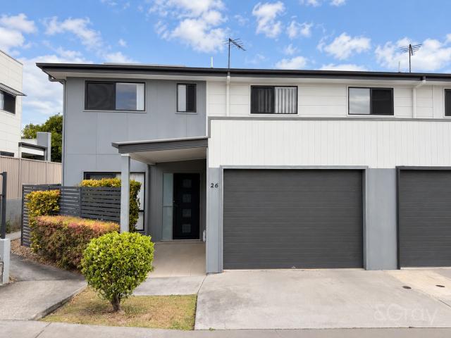 Modern Three Bedroom Townhouse with great yard