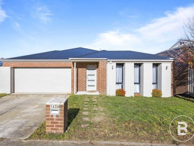 MODERN THREE BEDROOM UNIT IN PERFECT ALFREDTON LOCATION