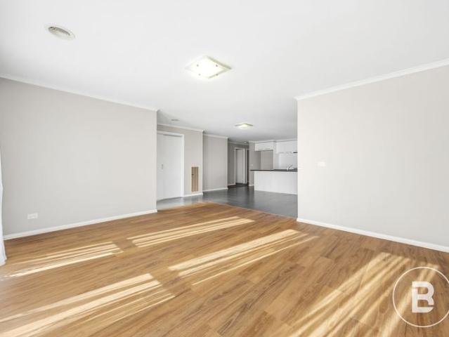 MODERN THREE BEDROOM UNIT IN PERFECT ALFREDTON LOCATION