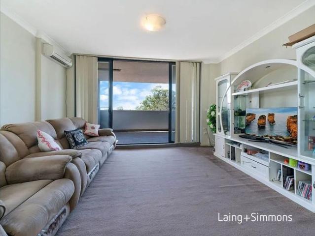 Modern three bedroom unit in the heart of Mount Druitt