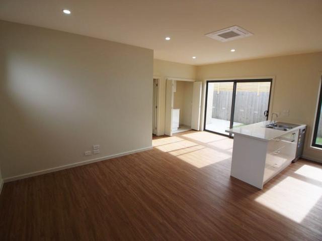 MODERN THREE BEDROOM UNIT WITH DOUBLE GARAGE