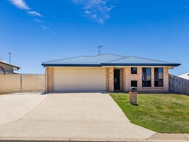 MODERN THREE BEDROOM WITH AIR CON AND SPA