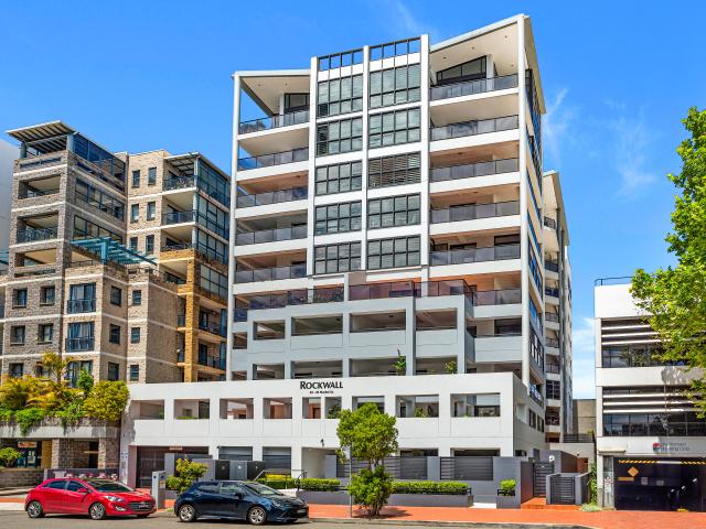 Modern Three Bedroom Apartment